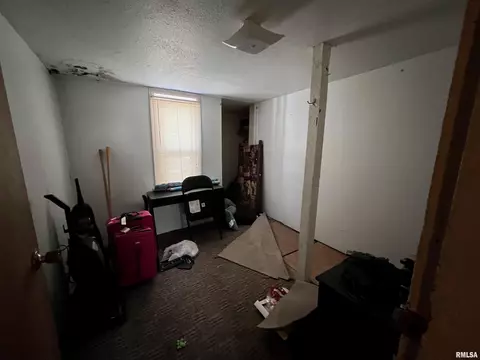 326 W Calhoun St, Macomb, IL 61455 photo 8