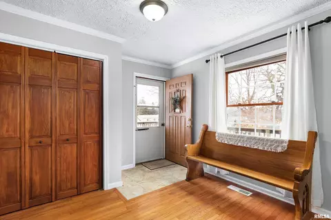 106 S Creamery St, Eureka, IL 61530 photo 3