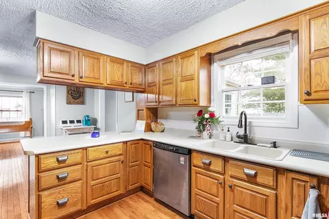 106 S Creamery St, Eureka, IL 61530 photo 17