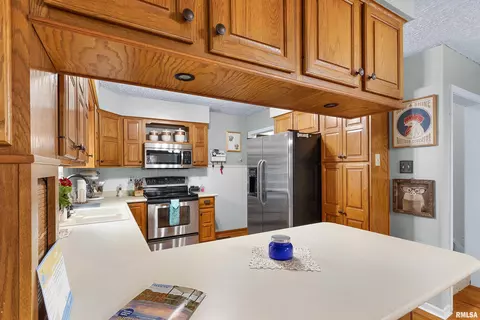 106 S Creamery St, Eureka, IL 61530 photo 14