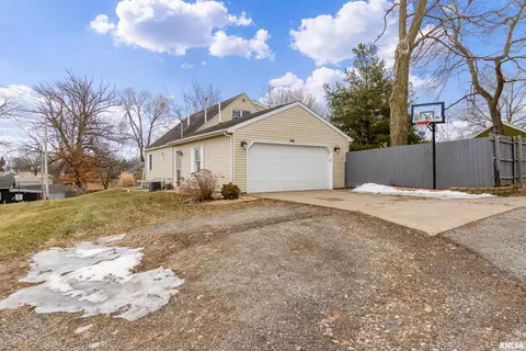 106 S Creamery St, Eureka, IL 61530 photo 49
