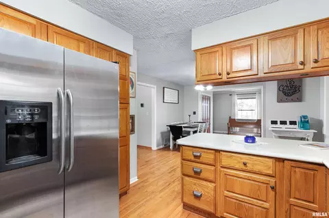 106 S Creamery St, Eureka, IL 61530 photo 18