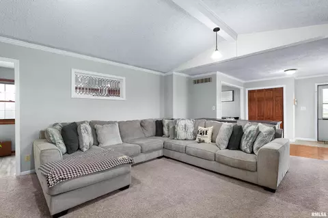 106 S Creamery St, Eureka, IL 61530 photo 7