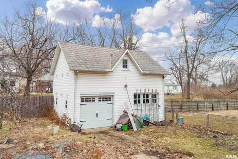 303 S Darst St, Eureka, IL 61530 photo 46