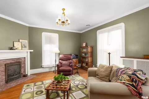 303 S Darst St, Eureka, IL 61530 photo 14