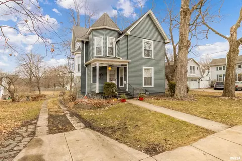 303 S Darst St, Eureka, IL 61530 photo 1