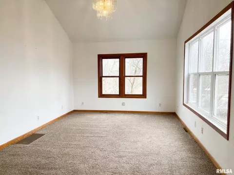 213 Shaft St, Eureka, IL 61530 photo 7