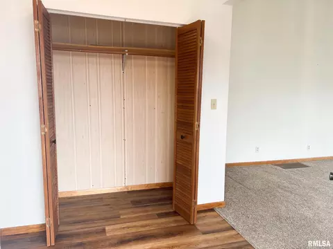 213 Shaft St, Eureka, IL 61530 photo 10