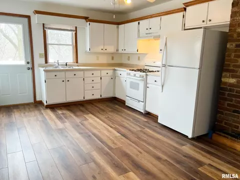 213 Shaft St, Eureka, IL 61530 photo 12