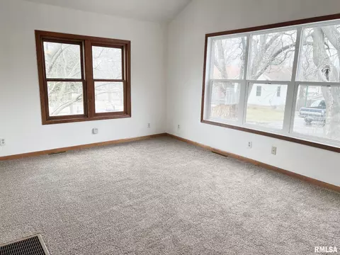 213 Shaft St, Eureka, IL 61530 photo 8