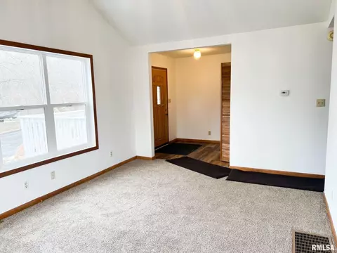 213 Shaft St, Eureka, IL 61530 photo 6