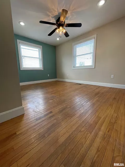 421 S Ward St, Macomb, IL 61455 photo 12