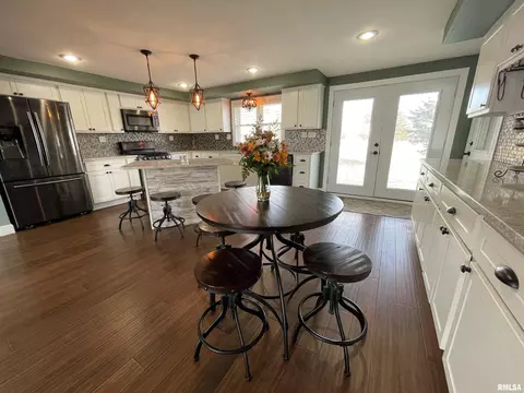 421 S Ward St, Macomb, IL 61455 photo 6