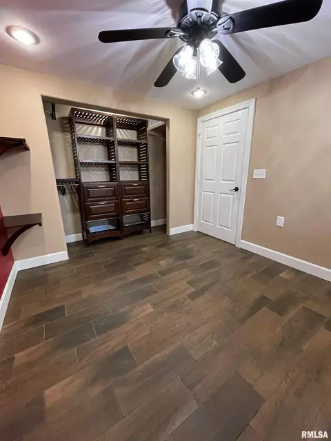 421 S Ward St, Macomb, IL 61455 photo 37