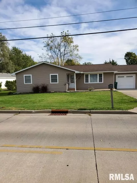 421 S Ward St, Macomb, IL 61455 photo 1