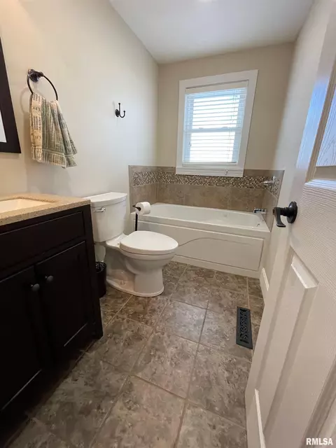 421 S Ward St, Macomb, IL 61455 photo 20