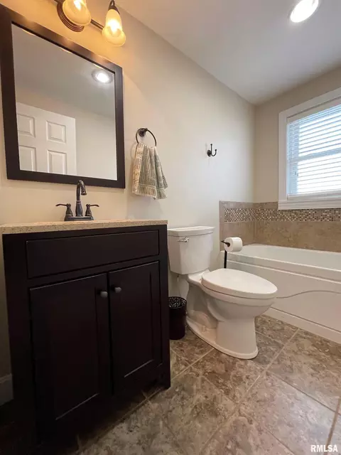 421 S Ward St, Macomb, IL 61455 photo 21