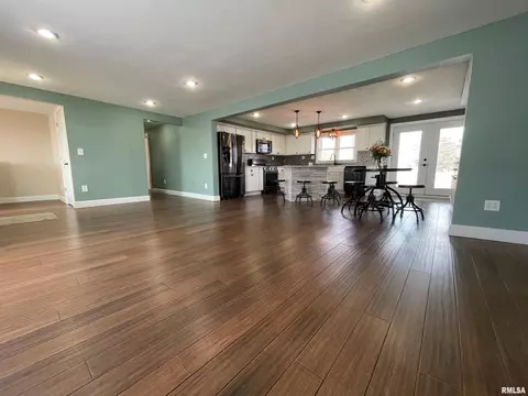 421 S Ward St, Macomb, IL 61455 photo 5