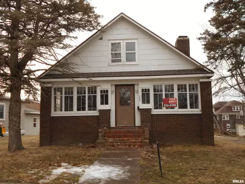 423 W Wheeler St, Macomb, IL 61455