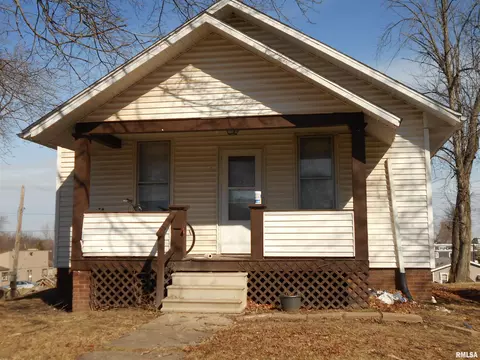 530 W Orchard St, Macomb, IL 61455