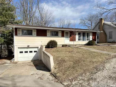 426 W Orchard St, Macomb, IL 61455 photo 1