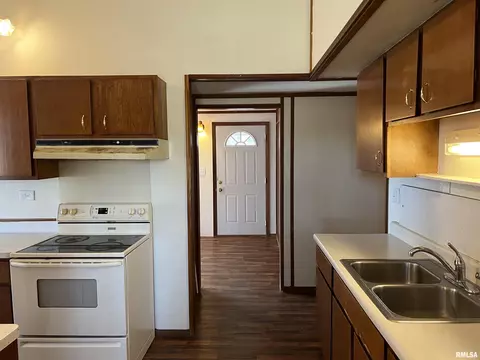 426 W Orchard St, Macomb, IL 61455 photo 9