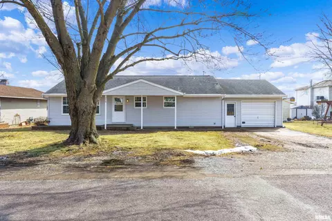 206 E 2nd St, Mackinaw, IL 61755 photo 1