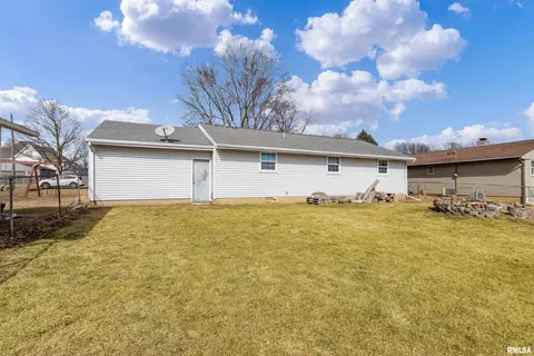 206 E 2nd St, Mackinaw, IL 61755 photo 24