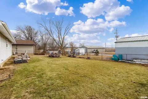 206 E 2nd St, Mackinaw, IL 61755 photo 25