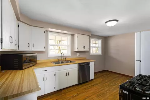 206 E 2nd St, Mackinaw, IL 61755 photo 10