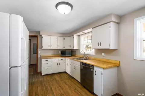 206 E 2nd St, Mackinaw, IL 61755 photo 8