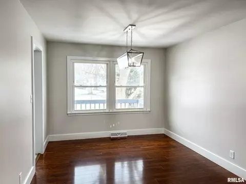 1020 E Madison St, Morton, IL 61550 photo 5