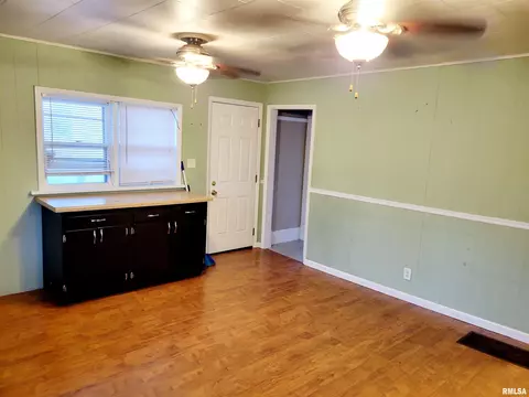 207 Pleasant St, Benson, IL 61516 photo 10