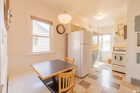 426 E Pasadena Ave, Peoria, IL 61603 photo 10