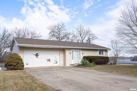10113 W Guinivere Dr, Mapleton, IL 61547 photo 1
