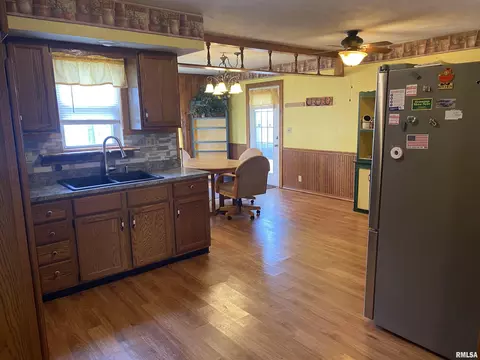 714 S 6th Ave, Canton, IL 61520 photo 9