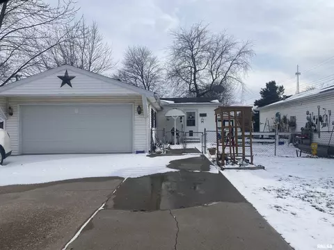 714 S 6th Ave, Canton, IL 61520 photo 3