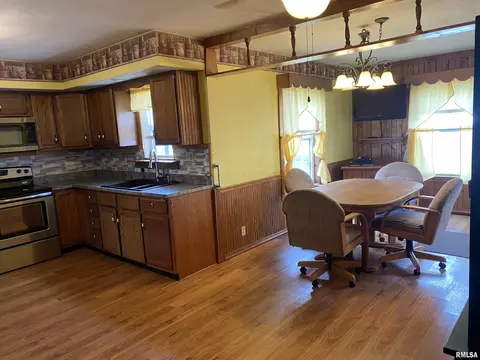 714 S 6th Ave, Canton, IL 61520 photo 7