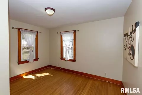 105 S Hamilton St, Eureka, IL 61530 photo 16