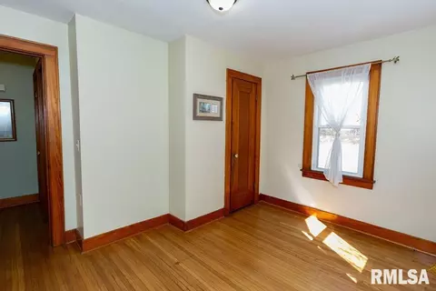 105 S Hamilton St, Eureka, IL 61530 photo 17