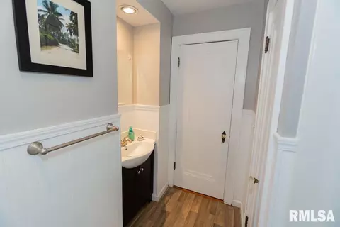 105 S Hamilton St, Eureka, IL 61530 photo 21