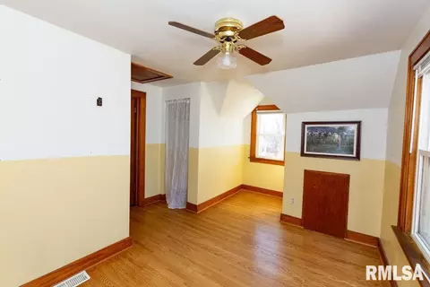 105 S Hamilton St, Eureka, IL 61530 photo 32