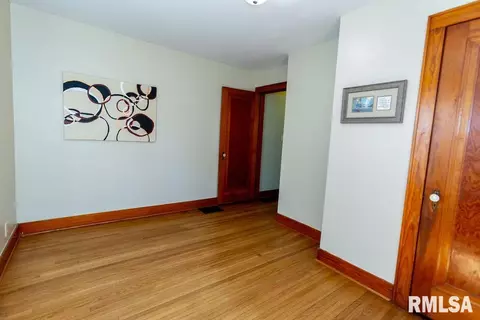 105 S Hamilton St, Eureka, IL 61530 photo 18