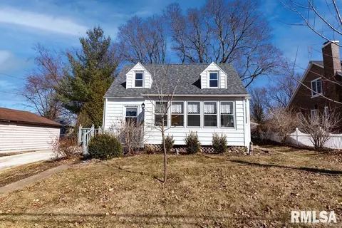 105 S Hamilton St, Eureka, IL 61530 photo 7