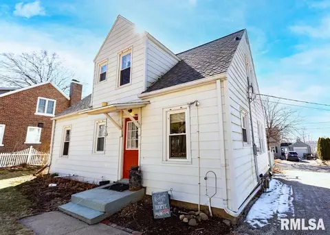 105 S Hamilton St, Eureka, IL 61530 photo 5