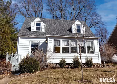 105 S Hamilton St, Eureka, IL 61530 photo 1