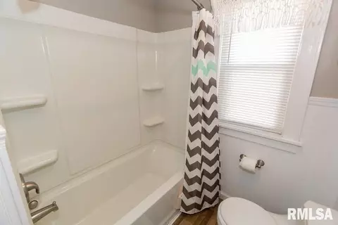 105 S Hamilton St, Eureka, IL 61530 photo 20