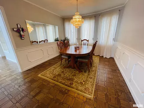 736 E Franklin St, Macomb, IL 61455 photo 5