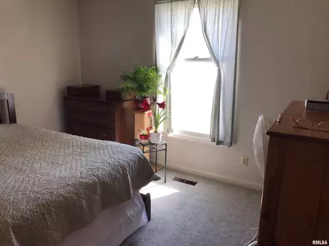 340 Jamestown Dr, Macomb, IL 61455 photo 13