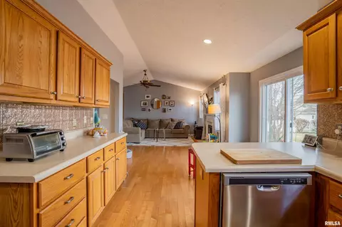 1507 Willow Dr, Washington, IL 61571 photo 9